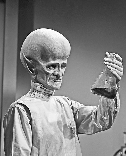 Classic Sci Fi Movies, The Outer Limits, Outer Limits, Sci Fi Tv Shows, Classic Sci Fi, Sci Fi Tv, Famous Monsters, Classic Television, Sci Fi Horror