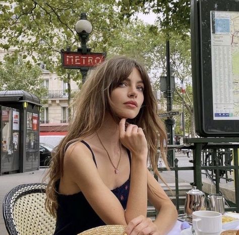 marriage for one by ella maise Long Hair With Bangs French, French Girl Bangs Long Hair, Italian Hairstyles Woman, French Girl Hair, Stile Kylie Jenner, Sean Anderson, Italian Hair, Top Pictures, Short Bangs