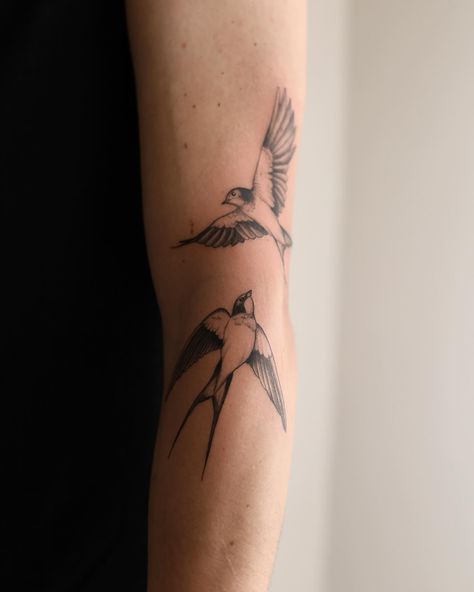 Maxime Dubbeld | Swallows for Max. Thanks for trusting me with your first tattoos🙏 I would love to tattoo more animals in this style, so if you have… | Instagram Men Swallow Tattoo, Flying Swallow Tattoo, Swallow Tattoos For Women, Swallow Forearm Tattoo, Two Swallows Tattoo, Tattoo Golondrina, Wales Tattoo, Animal Tattoo Sleeve, Barn Swallow Tattoo