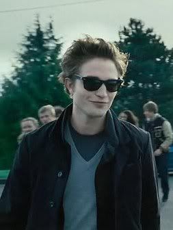 edward cullen (twilight, played by robert pattison) Edward Cullen Robert Pattinson, Robert Pattinson Twilight, Robert P, Twilight Aesthetic, Twilight Edward, Team Edward, Edward And Bella, Rob Pattinson, Wearing Sunglasses