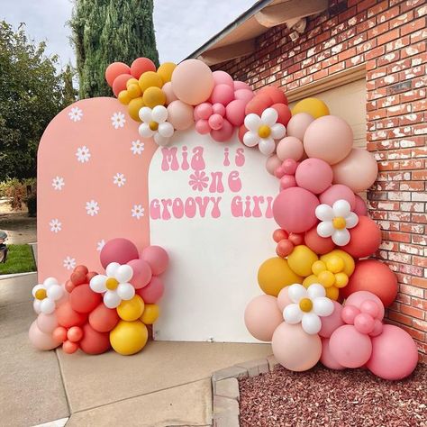 Groovy One Balloon Garland, Two Groovy Arch Backdrop, Groovy Backdrop Party, Groove 1st Birthday, One Groovy Babe Party, Groovy Birthday Balloon Arch, Groovy One First Birthday Balloon Arch, Groovy Party Balloons, Grooves One Birthday