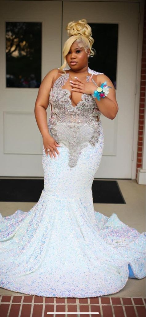 Prom Dress For Black Women, Cinderella Prom Dress Black Women, Baby Blue Prom Dresses Black Women, Prom 2024 Black People, Ugly Prom Dresses, Prom Dresses Lightskins, Gold Prom Dresses Black Women With Date, Prom Dresses Black Women, Dresses Black Women