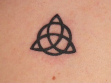 Charmed Tattoo, Charmed Symbol, Tattoos Names, Triquetra Tattoo, Upper Back Tattoo, Tattoo Tv Shows, Tv Tattoo, Fandom Tattoos, Shoulder Sleeve Tattoos