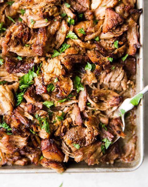 63 Big-Batch Dishes & Recipes to Feed a Crowd - PureWow Easy Large Meals Parties, Easy Dinner Large Group, Large Crockpot Meals Families, Crowd Recipes Make Ahead, Cooking For 30 People, Large Dinners For A Crowd, Dinners To Feed A Crowd Large Families, Meal For 15 People, Meal For Big Group