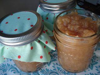 Homemade Organic Applesauce (Tara's blog) Chunky Applesauce, Canning And Preserving, Farmer Girl, Fuji Apple, Lemon Juice, Bon Appetit, Sugar Scrub, Yummy Treats, Apples