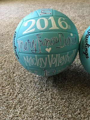 Beach Volleyball Themed Party, Volleyball Locker Decorations, Volleyball Senior Night Gifts, Night Volleyball, Volleyball Crafts, Volleyball Locker, Volleyball Teams, Volleyball Senior Night, Volleyball Party