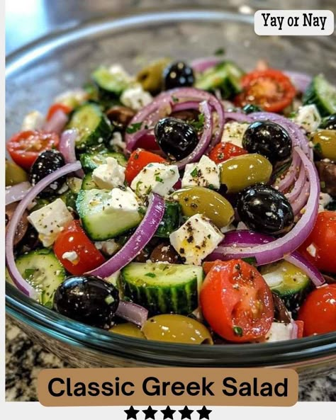 Classic Greek Salad - wikemy Vegetable Salad Ideas, Gf Pasta Salad, Salads For Christmas, Side Dish Salads, Mediterranean Diet Recipes Breakfast, Classic Greek Salad, Diet Recipes Breakfast, Veggie Salad Recipes, Beautiful Salads