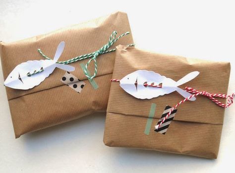 . Gift Packing Ideas, Professional Gift Ideas, Creative Gift Packaging, Wrap A Present, Holiday Gift Wrapping, Packaging Diy, Packing Ideas, Gift Wrapping Inspiration, Gift Wrapping Ideas