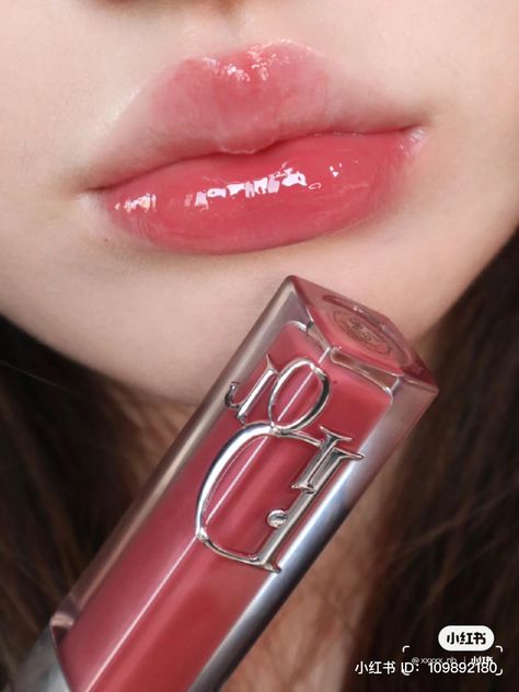 Dior Addict Lip Maximizer, Makeup Shopping List, Dior Lipstick, Dior Addict Lip, Douyin Makeup, Dior Makeup, How To Apply Lipstick, Fancy Makeup, Asian Eye Makeup