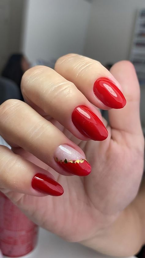 30 One-Of-A-Kind Red Nail Designs To Impress Anybody - 216 The Best Nails, Gold Gel Nails, Red Nail Art Designs, Creative Nail Art, Nails Art Ideas, Red Nail Art, Best Nails, Christmas Gel Nails, Work Nails