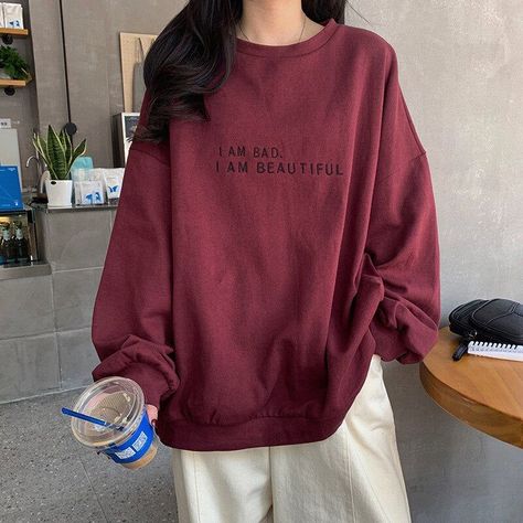 21fe5b8ba755eeaece7a450849876228desc52330923ri Preppy Mode, Spring Sweatshirt, Womens Sweatshirts Fashion, Aesthetic Clothing Stores, Baggy Clothes, Estilo Preppy, Vintage Hoodies, Print Sweatshirt, Printed Sweater