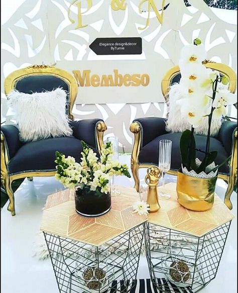 Couple Stage Decor for Umembeso Umembeso Decor Table Settings, Zulu Traditional Wedding Decor, Umembeso Decor, Lobola Decor, Zulu Traditional Wedding, African Wedding Theme, Zulu Wedding, Green Wedding Decorations, Wedding Welcome Board