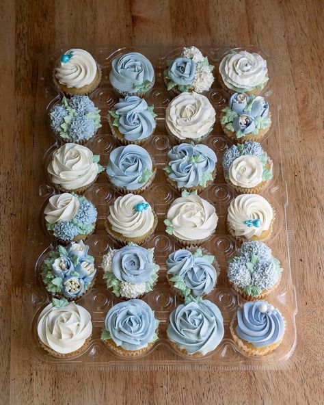 🪻April showers bring May flowers 🪻 Some floral cupcakes for a beautiful mama-to-be’s baby shower! Can’t wait for the little babe to be here 💙🥹 Something Blue Bridal Shower Cupcakes, Blue White Cupcakes, Blue Flowers Baby Shower Theme, Blue Tea Party Bridal Shower Ideas, Baby In Bloom Boy Shower Ideas Blue, Bridgerton Baby Shower Theme Boy, Blue Flower Baby Shower Theme, Tea Party Baby Shower Ideas Boy, April Baby Shower Ideas Boys