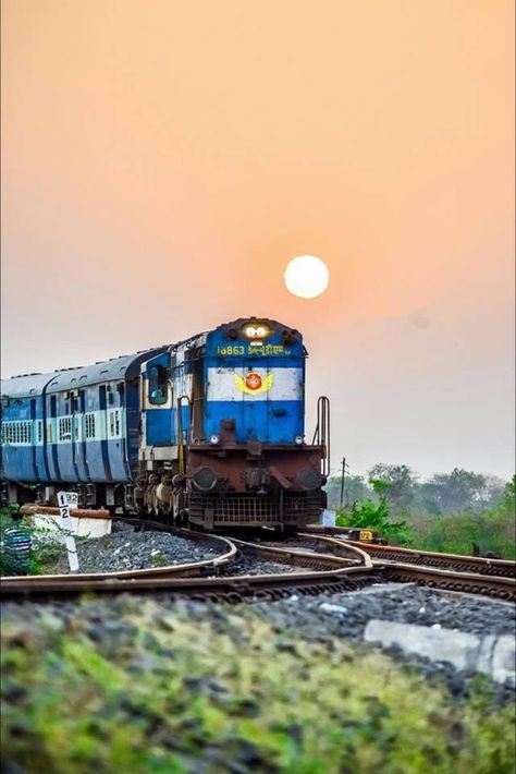 Indian Railway Train, India Railway, Train Wallpaper, Track Pictures, Dj Images Hd, Photo Background Images Hd, Indian Railways, Railway Posters, Travel Inspiration Destinations