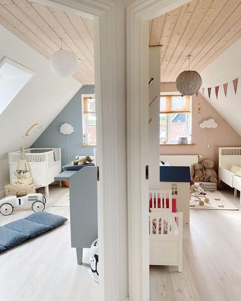 Attic Room Nursery, Attic Kids Bedroom Ideas, Kids Room Attic, Kids Attic Bedroom, Kids Attic Playroom, Kids Loft Bedroom, Attic Nursery Sloped Ceiling, Attic Kids Room, Attic Kids Bedroom