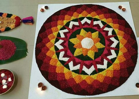 Onam Pookalam Design, Pookalam Design, Rangoli Designs Simple Diwali, Easy Rangoli Designs Diwali, Simple Rangoli Border Designs, New Rangoli Designs, Rangoli Ideas, Rangoli Kolam Designs, Rangoli Patterns