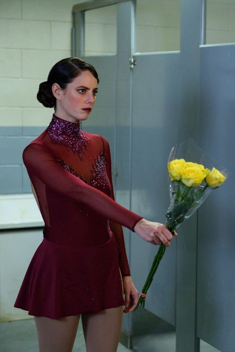 Kaya Scodelario Spinning Out, Spinning Out Aesthetic, Spinning Out, Spinning Dress, Drama For Kids, Effy Stonem, Skating Aesthetic, Dobby Fabric, Skins Uk