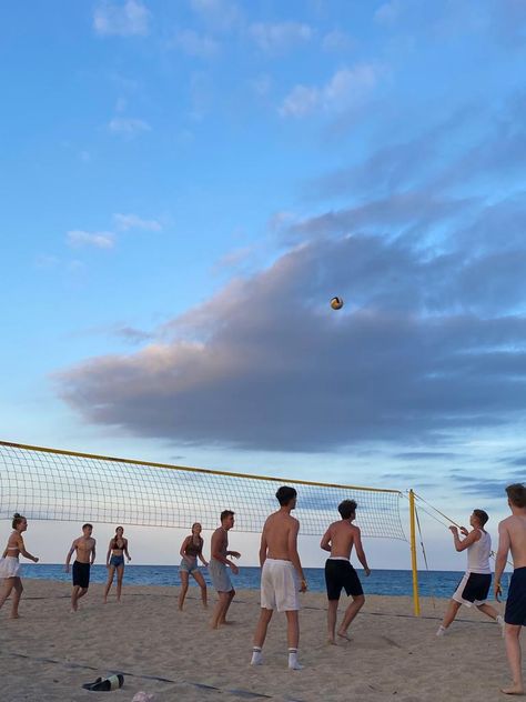 Beach Volley Aesthetic, Beach Aesthetic Friends, Volleyball Beach, Love Or Hate, Beach Volley, Summer Plans, Summer Goals, Summer Sports, Beach Volleyball