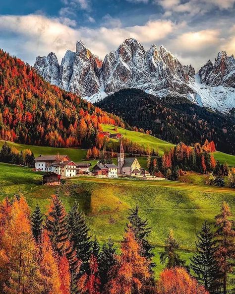 A town in the Italian Dolomites - 9GAG The Dolomites, Places In Italy, South Tyrol, Wonderful Picture, Forest Photography, Land Scape, Italy Travel, Beautiful World, Beautiful Landscapes