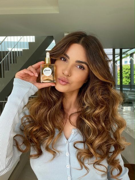 Oil For Damaged Hair, Gisou Hair Oil, Honey Infused Hair Oil, Infused Hair Oil, Gisou Hair, Homemade Hair Oil, Shine Hair, Negin Mirsalehi, Homemade Hair Products