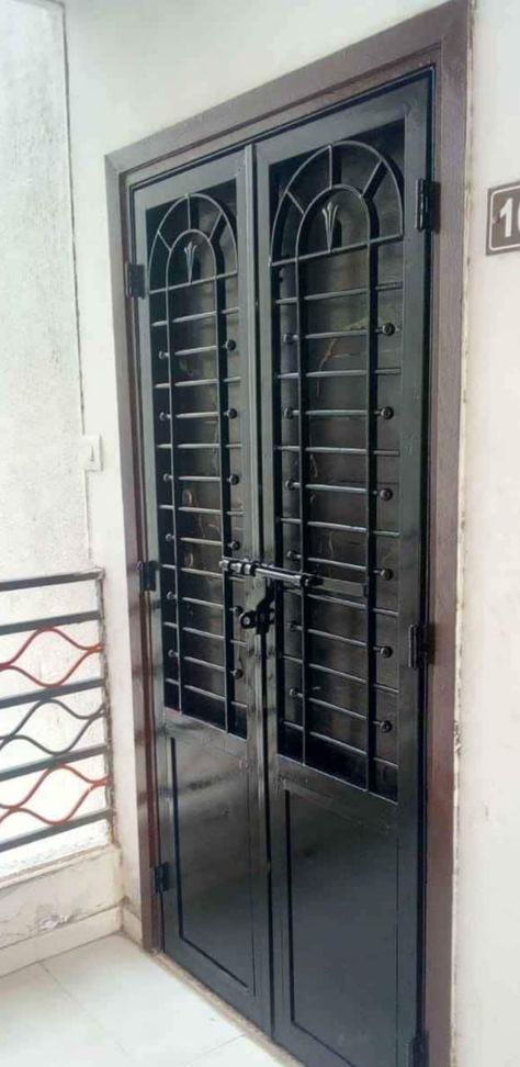 Ms Jali Door Design Modern, Window Grill Design Modern Houses, Window Grill Ideas, Grill Design Modern, Security Door Design, Iron Window Grill, Iron Security Doors, Grill Designs, Window House