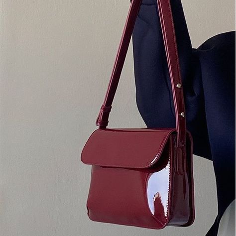 Tas Bahu, Red Crossbody Bag, Red Crossbody, Beg Tangan, Women Crossbody Bag, Pretty Bags, 가을 패션, Mua Sắm, Square Bag