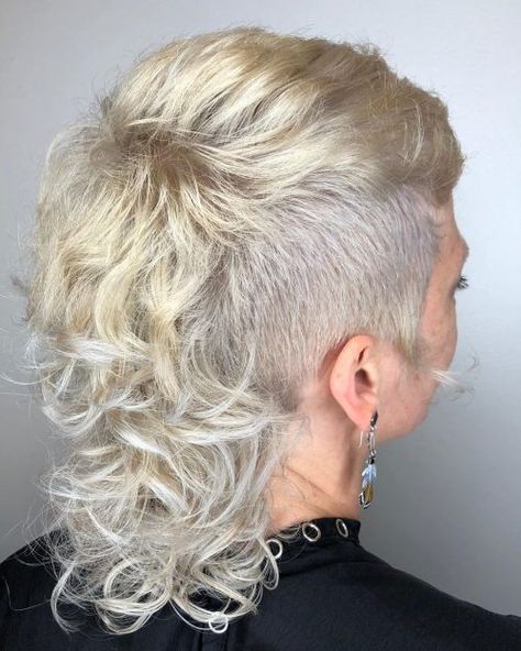 Long Hair With Shaved Sides, Undercuts For Women, Hair With Shaved Sides, Long Hair Shaved Sides, Edgy Long Hair, Undercut Designs, Shaved Hair Designs, Side Hairstyles, Edgy Short Hair