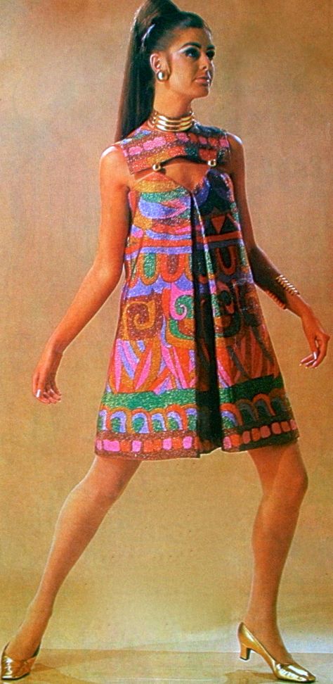 !! Christian Dior, March 1967. Moda Hippie, Vogue Vintage, 1960 Fashion, 60s 70s Fashion, 60s And 70s Fashion, Fashion 1960s, Swinging Sixties, Colorful Dress, Look Retro