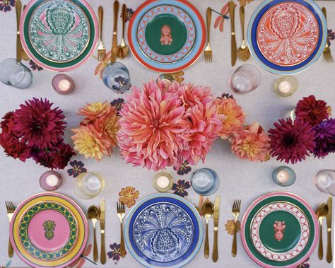 How To Set A Maximalist Table with Rosanna Falconer | The World of La DoubleJ Tafel Decor, Table Setting Inspiration, Dinner Party Table, Table Setting Decor, Keramik Design, Beautiful Table Settings, Birthday Dinners, Dinner Sets, Beautiful Table