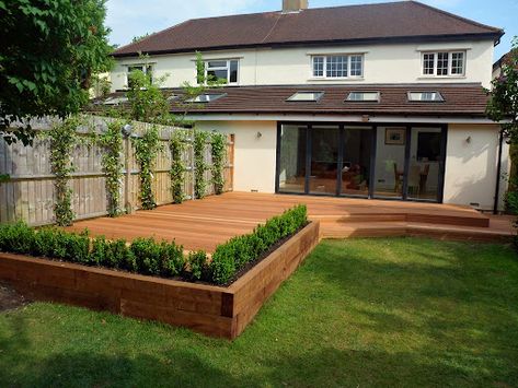 Small House Landscaping, Australian Backyard, Terrasse Design, Elevated Gardening, Raised Patio, Patio Deck Designs, Wooden Deck, Deck Designs Backyard, London Garden