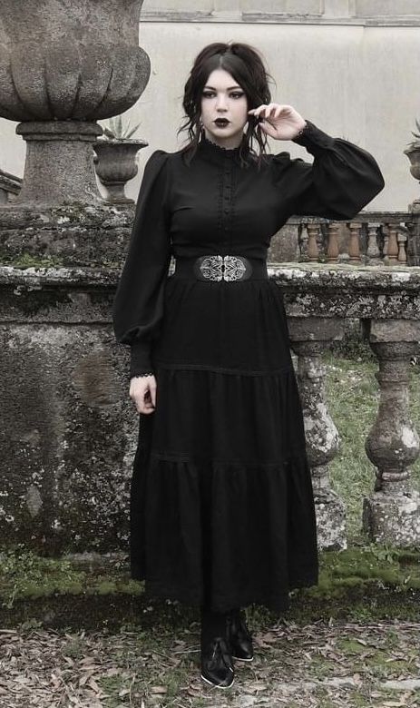 All Black Victorian Outfit, Southern Witch Fashion, Anglo Gothic Outfit, Vintage Witch Fashion, Modest Gothic Fashion, Dark Eclectic Outfit, Cottagegoth Outfit, Anglo Gothic Aesthetic Outfit, Casual Victorian Goth Outfits