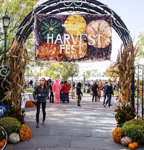 Fall Festival Entrance, Harvest Festival Aesthetic, Fall Market Ideas, Fall Festival Aesthetic, Church Harvest Festival, Fantasy Country, School Fall Festival, Harvest Festival Decorations, Vendor Market