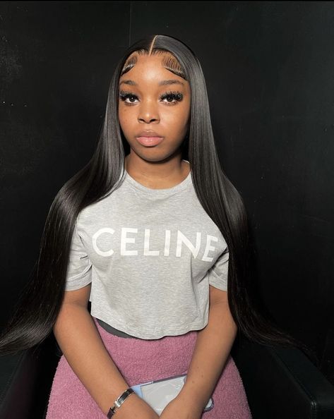 Bussdown Middle Part, Birthday Hairstyle, Sew In Wig, Air Style, Blonde Highlights On Dark Hair, Middle Part Hairstyles, Frontal Wig Hairstyles, Straight Weave Hairstyles, Feed In Braids Hairstyles