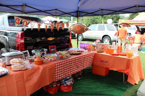 game day and tailgate reveal: Clemson vs UGA Clemson Tailgate, Uga Tailgate, Tailgating Setup, Clemson Tailgating, College Football Tailgate, Football Tailgate Party, Tailgate Party Food, Tailgate Decorations, Tailgate Table