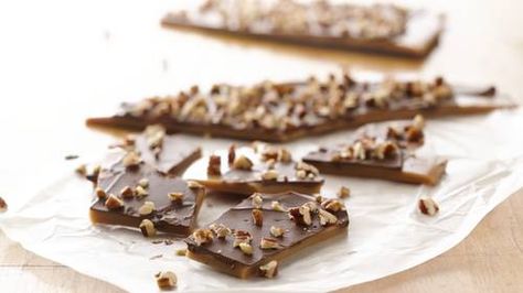 Cookie Brittles, Barks and More Crunchy Christmas Treats - BettyCrocker.com Chocolate Brittle, Toffee Candy, Toffee Recipe, Toffee Bars, Sheet Pans, English Toffee, Christmas Candy Recipes, Candy Thermometer, Melting Chocolate Chips