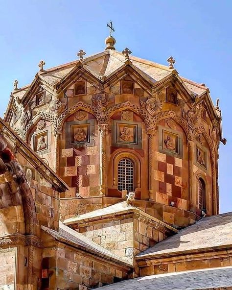 Byzantium Aesthetic, Armenian Architecture, Empire Architecture, Jesus Etc, Castle Plans, Minas Tirith, Byzantine Architecture, Cathedral Basilica, Architecture Sketchbook