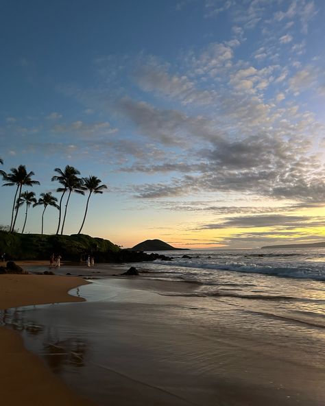 happy national hawaii day😄😄 Hawaii Trip Aesthetic, Hawaii Astethic, Living In Hawaii Aesthetic, Kuai Hawaii, August Moodboard, Hawaii Aesthetic, Inspo Board, Hawaii Vacation, Hawaii Travel