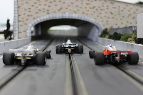 Afx Slot Cars, Slot Car Race Track, Slot Racing, Ho Slot Cars, Slot Car Racing, Slot Machine Party, Slot Car Tracks, Track Car, Slot Car