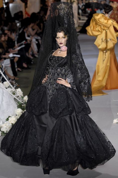 Dior 2007 Couture, 60s Haute Couture, Christian Dior Fall 2007, Dior Fall 2007, Goth Couture, Dior Winter, Galliano Dior, 2007 Runway, Dior Collection