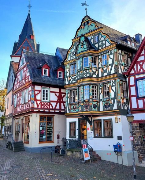 Franz Sulzer🕊🇺🇦🕊No DM on Twitter: "Idstein in Hessen.👍 @fachwerktraeume IG https://t.co/q3pkhNPFc4" / Twitter World Famous Places, German Travel, Romantic Road, German Village, Famous Places, Future Travel, Beautiful Places To Travel, Germany Travel, Pretty Places