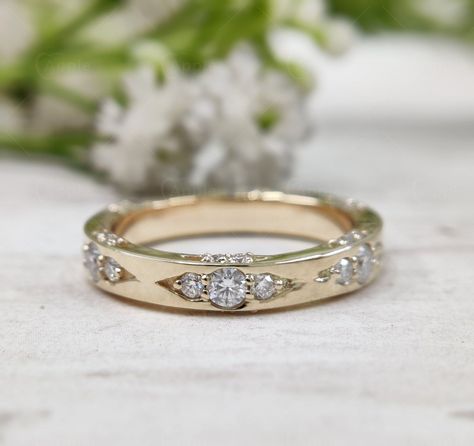 This Wedding Bands item by AppleFineJewels has 53 favorites from Etsy shoppers. Ships from India. Listed on Jul 4, 2024 Vintage Eternity Band, Vintage Wedding Bands, Gold Stackable Rings, Wedding Band Silver, Wedding Extras, Radiant Ring, Antique Wedding Bands, Ring Inspo, Art Deco Wedding Band