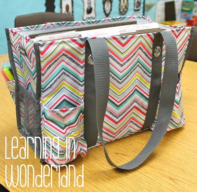 Organization Ideas- paper organizer inside your 31 bag for home-to-school organization School Organization Tips, Nursing School Organization, 31 Bag, Teaching Organization, Paper Organizer, 31 Bags, Class Organization, Organization And Management, Work Space Organization