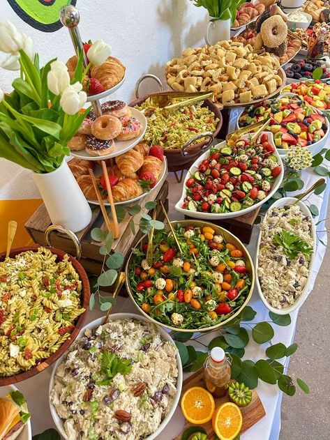 Wedding Table Snacks, Wedding Appetizer Ideas, Food Set Up, Wedding Snacks, Wedding Appetizers, Grazing Board, Catering Ideas Food, Party Food Buffet, Appetizer Ideas