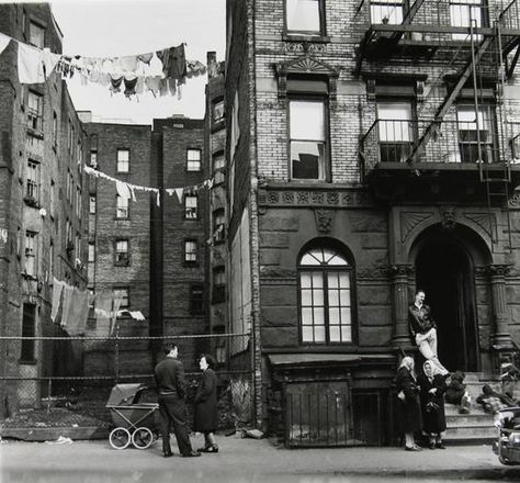 Lower east side NY apartments c.1920s/30s San Myshuno, Nyc History, Vintage Nyc, Walker Evans, New York Pictures, Of Montreal, My Funny Valentine, Lower East Side, Vintage New York