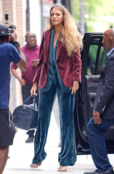 Blake Lively Wears a Velvet Suit with Two Blazers on NYC Summer Day Blake Lively Suit, Blake Lively Outfits, Blake Lively Family, Blake Lively Style, 70s Inspired Fashion, Dramatic Classic, Velvet Suit, Tuxedo Style, Looks Street Style