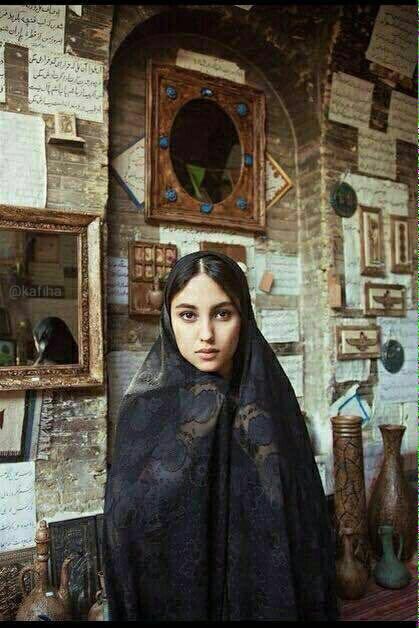 Iranian woman - #Iran المرأة الإيرانية - #إيران Atlas Of Beauty, Persian Women, Shiraz Iran, Iranian Beauty, Iran Travel, Persian Culture, Iranian Art, Arabian Beauty, Iranian Women