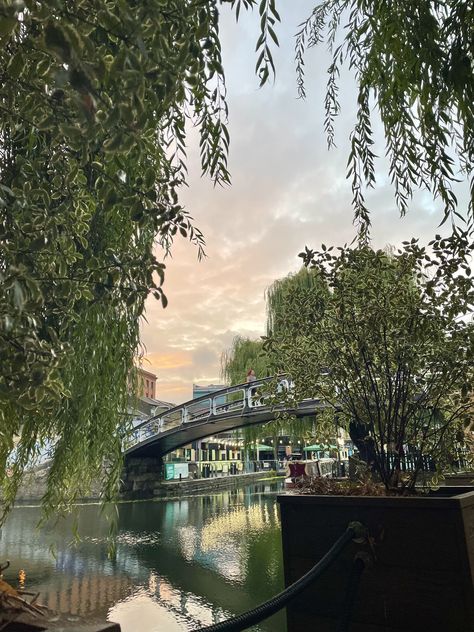 Camden/London Camden Aesthetic, London Camden, Taylor Swift Aesthetic, Camden Market, Camden London, Camden Markets, Vet School, London Baby, London Aesthetic