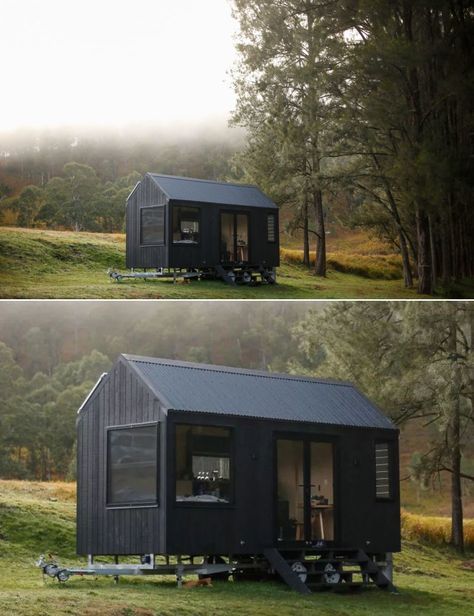 Black House Design, Black Cabin, Black Houses, Pale Wood, Off Grid Cabin, Tiny Cabins, Timber Structure, Casa Container, Fresh Prince