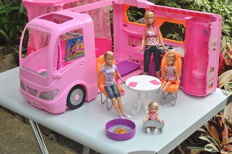 Barbie Glamour Camper | At last! After long wait, the Glamou… | Flickr Barbie Trailer, Glamour Camping, 2000s Barbie, Barbie Camper, Barbie Kids, Barbie Fairytopia, Barbie 2000, Fifth Wheels, Baby Alive Dolls