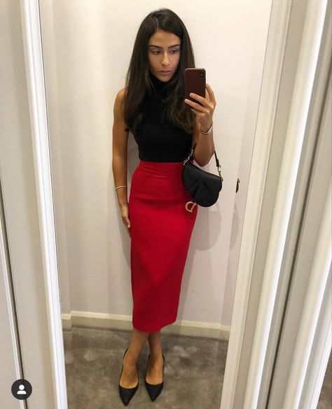 Red Pencil Skirt Outfit, Pencil Skirt Outfits Classy, Red Skirt Outfits, Pencil Skirt Outfit, Pencil Skirt Work, Red Pencil Skirt, Business Skirt, Pencil Skirt Outfits, Red Pencil